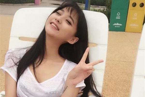 ʷ 羺Ůװ崿