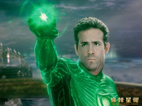 瑞安·雷诺兹的电影有哪些 红色通缉令2雷诺兹有望与巨石强森合作