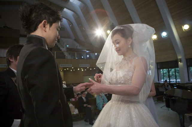 陈德容离婚多久了 离婚的原因聚少离多