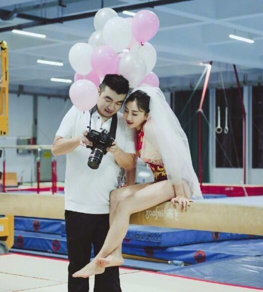 何雯娜梁超奥运婚纱照真好看 体操服完美秀出大长腿