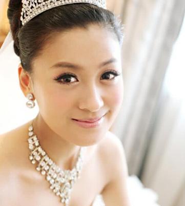 何雯娜梁超奥运婚纱照真好看 体操服完美秀出大长腿