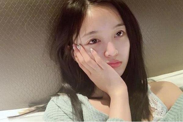 吴宣仪如何应对素颜遭网友调侃一事 为什么她的小名叫小选
