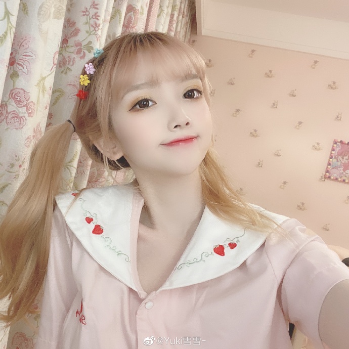 ����Yukiѩѩ���˼�ͥ���� CoserСԲ��ѩѩ�����ո���д��������