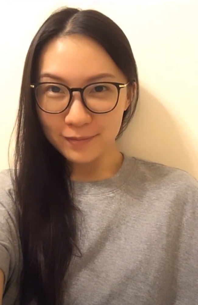 王晶女儿近照罕见曝光 素颜出镜和父亲王晶长得太像了