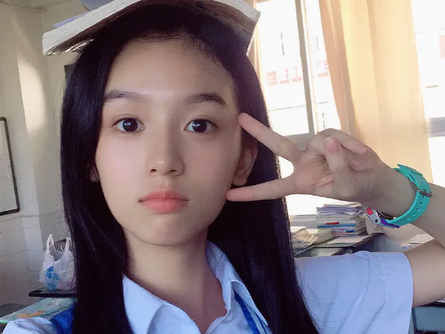 周也张婧仪长得一模一样 95后女星神似让人傻傻分不清楚
