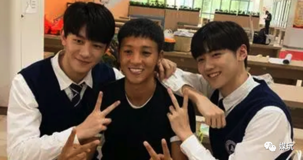 顶流男团燃烧吧少年 团综先行者曾不被看好