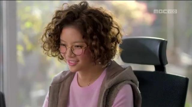 韩国女星黄正音离婚 三个月前刚晒夫妻亲密合照