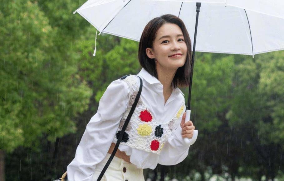 邓伦防护服造型什么样子 在燃热的夏季会不会热坏了