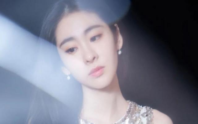 ?和华晨宇未婚生女追星张艺兴疑被谢娜封杀 张碧晨精彩人生?
