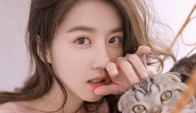李凯馨王一博什么关系 李凯馨个人资料简介