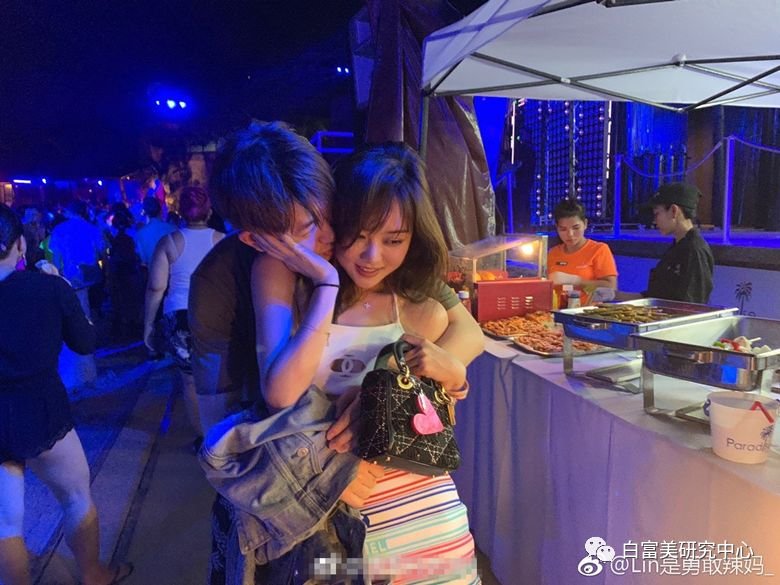 靠粉丝圈100个亿住7000W豪宅的网红,送粉丝假包还辱骂她是刁民