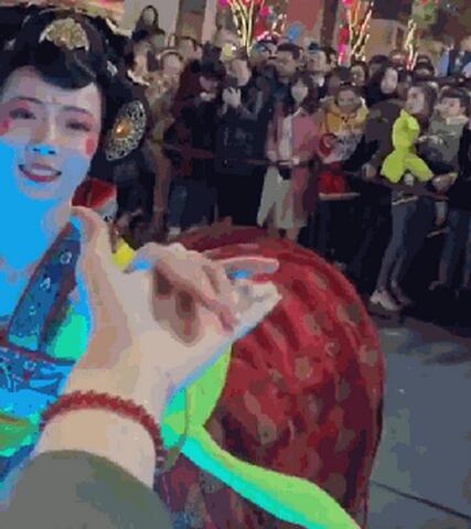 �����а治���̱����䣺�е�����