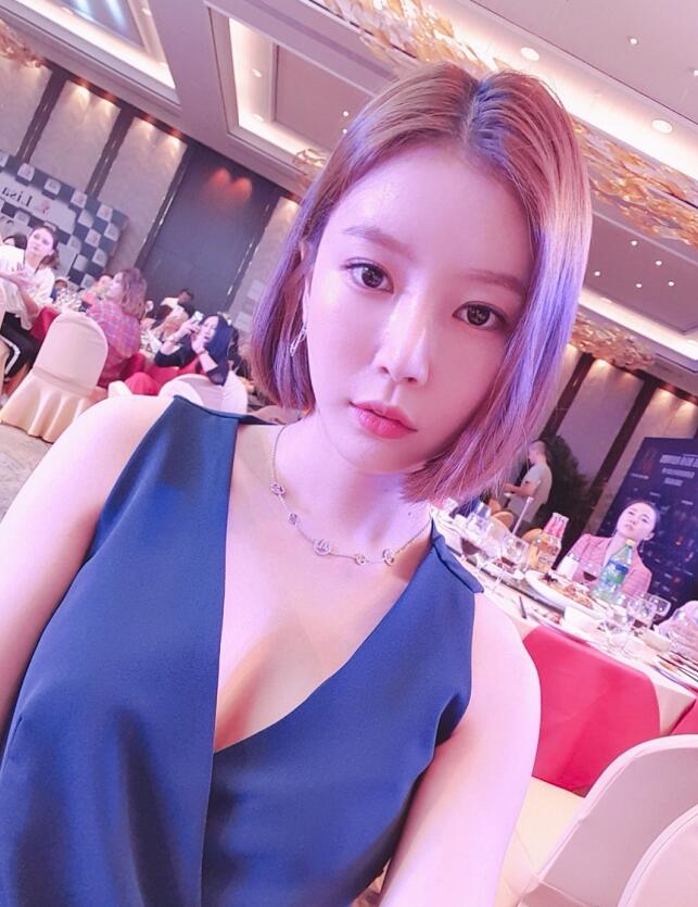 抖音李智仁个人资料性感写真 前Girls Day成员最美贝斯手