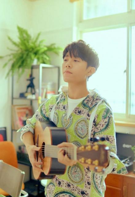85后男歌手韦礼安 歌曲而立引发三十岁人的共鸣