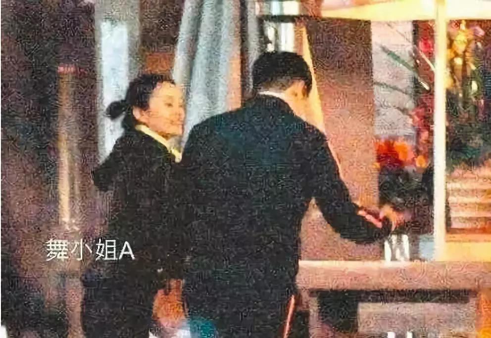 猥亵少女,袭胸女星,出轨成性的他就这样洗白成功啦