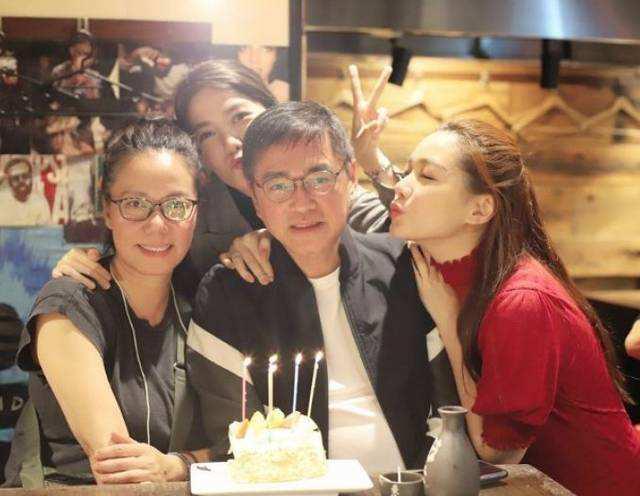 马国明公布恋情暗戳戳的秀恩爱 女方的背景如此强大