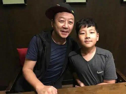 郭涛出书自曝打女人经历 父亲的力量原来主要讲述的是这个