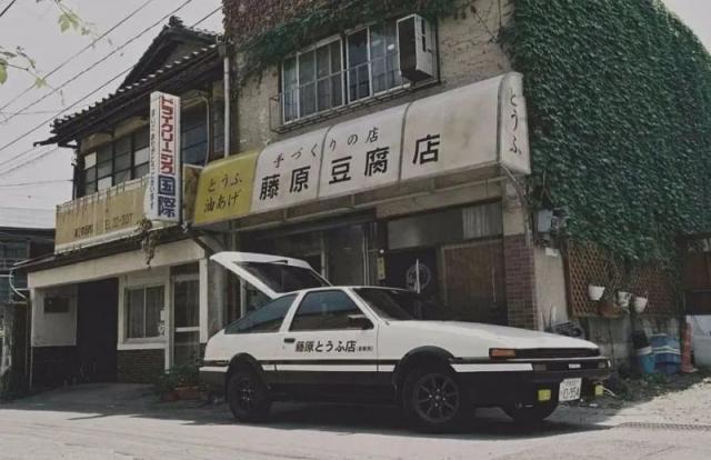 头文字D周杰伦这部电影处女作 究竟有多惊艳