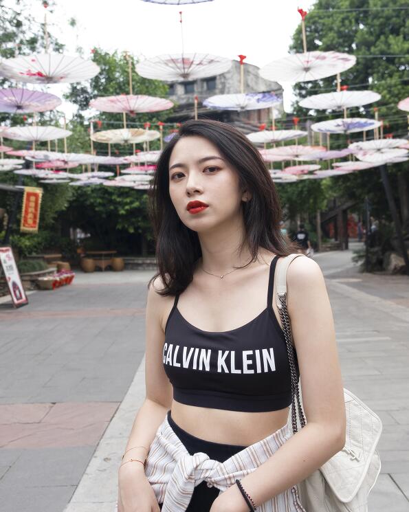 抖音闵静Jing个人资料福利照 闵静与七舅脑爷关系揭秘