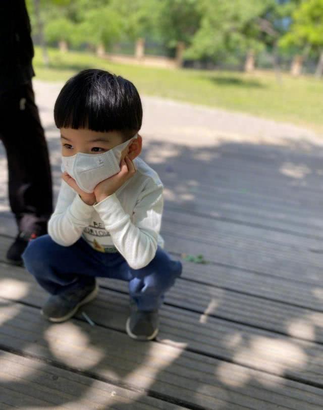 奥运冠军刘璇晒儿子近照 老公王弢是做什么的