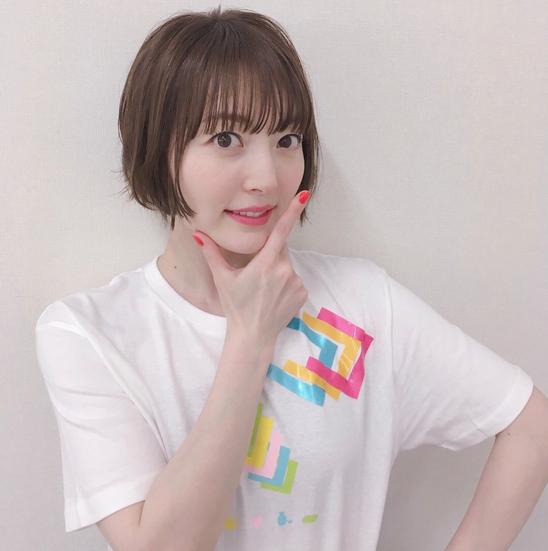 花泽香菜怎么成名的 因一张表情包成了“宅男女神”