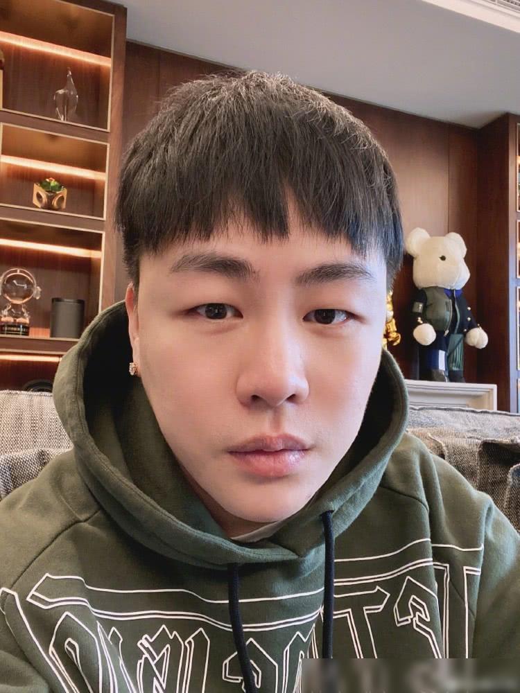 郑爽评论周扬青很有深意 吃瓜你我他唯独我被抓溜了