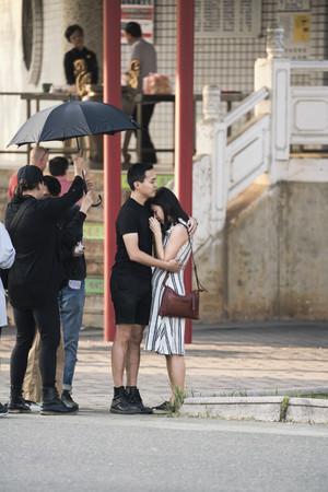高凌风女儿闯荡好莱坞什么样子 获56岁辣妈探班母女如姐妹花
