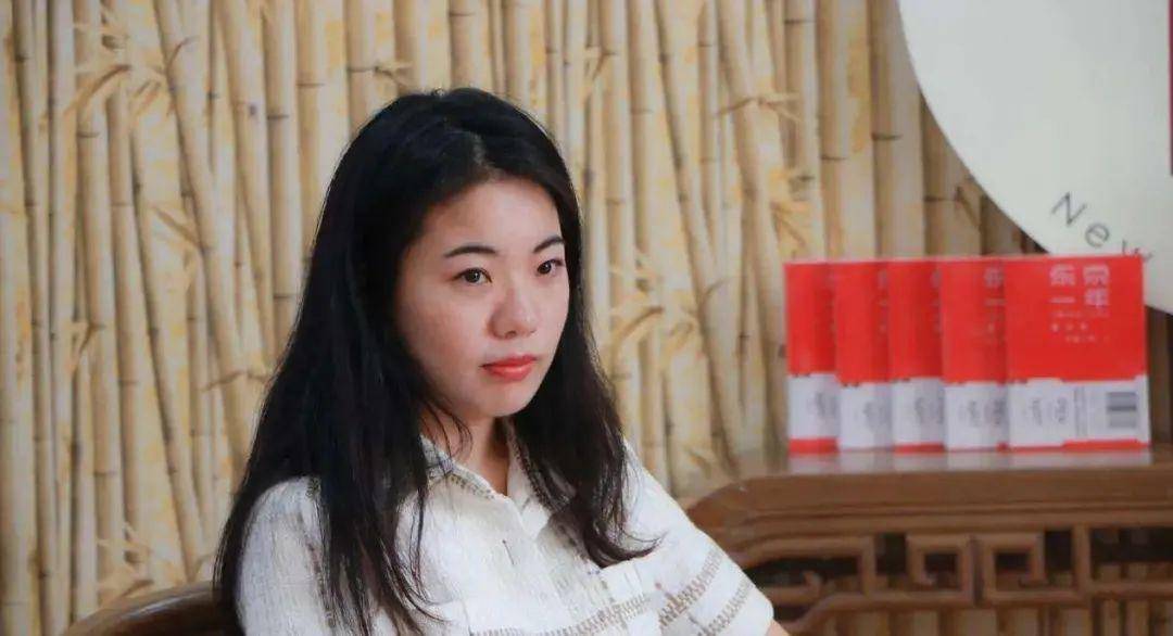 蒋方舟与妈妈签催婚协议 内容轻松有趣太讨喜了