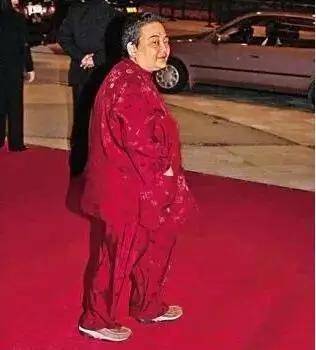 回顾何鸿燊的传奇人生 赌王的讣告藏着这么多瓜