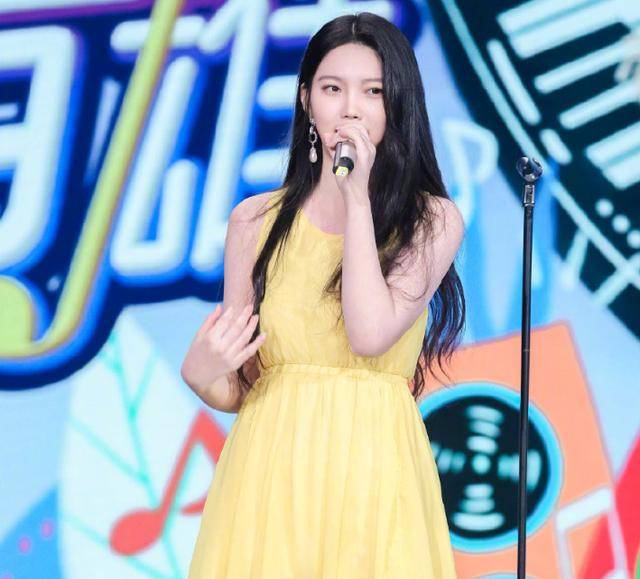 嘉羿疑似恋情曝光 女方首度正面回应