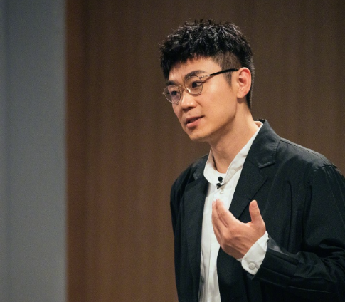 郭敬明被尔冬升怼哭 这个行为实在是太绿茶了
