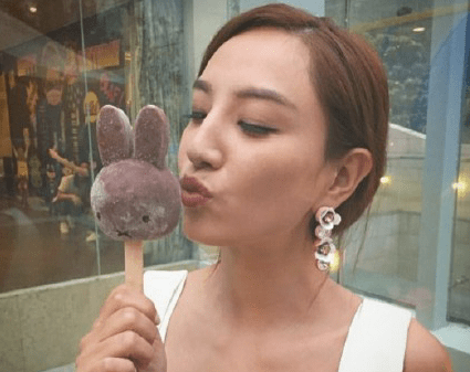 郑希怡追星刘雨昕什么情况 感觉这两个人的感情很不错