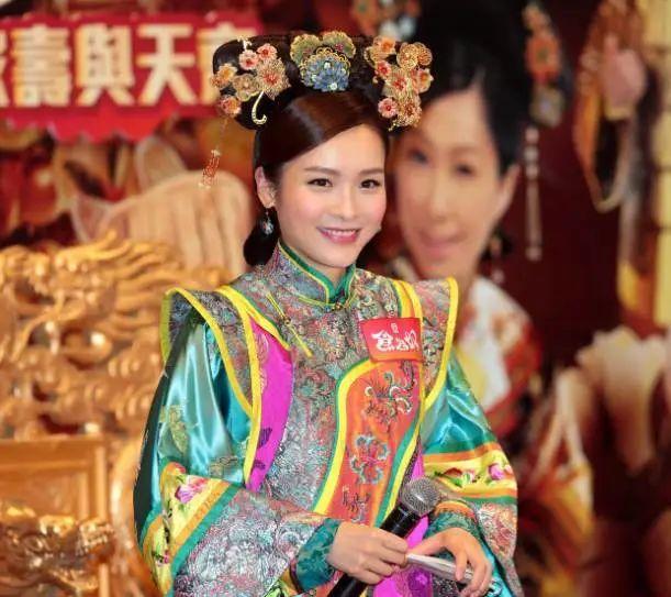 李佳芯做了什么事情自毁前程 她是史上糊的最快视后