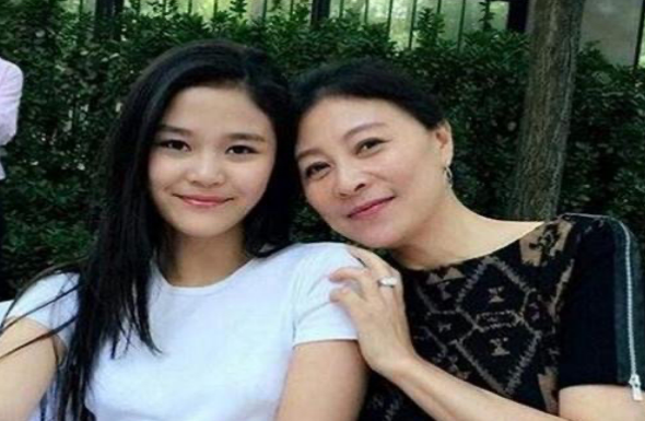 岳红与张嘉译的关系 张嘉译看好岳红女儿