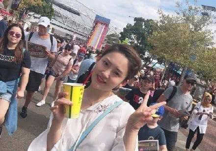 绿地门女主张雨婷大学照片什么样子 长相气质普通根本不算校花