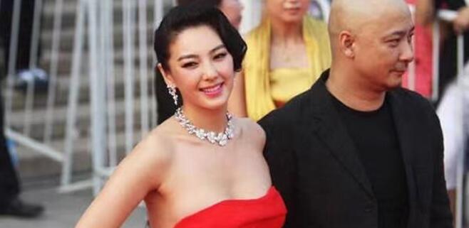 ������Ϲ�����˭ ����������븻���������