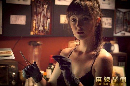 推荐十部重口味电影 x爱六人行3对男女在观光胜地上演活春宫