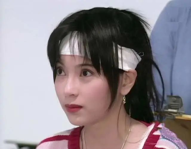还记得神雕侠侣郭芙吗 年轻贪玩绯闻不断50岁仍孤身一人