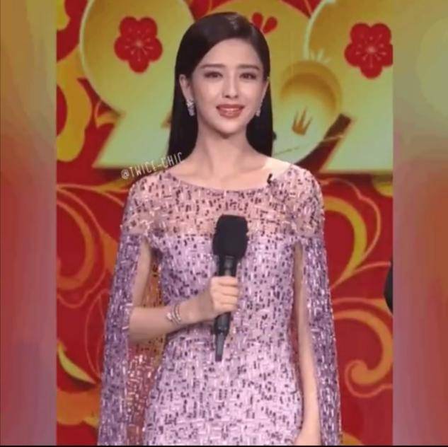 佟丽娅首谈主持春晚 让她敢于尝试更多不可能