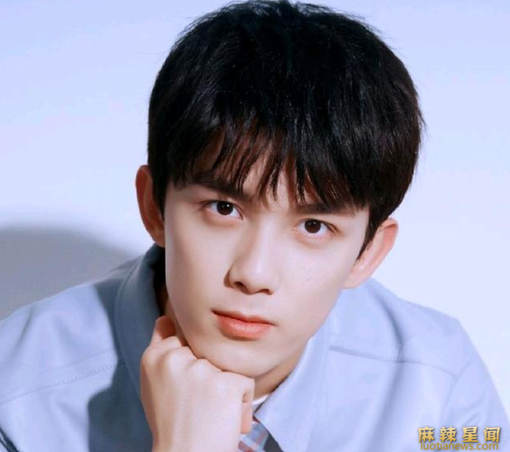 吴磊骑行后胖了十斤 锻炼后肌肉紧实更显帅气