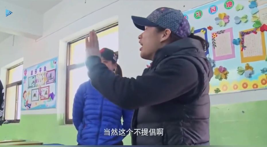 张伟丽卫冕金腰带 让全世界黑粉闭嘴