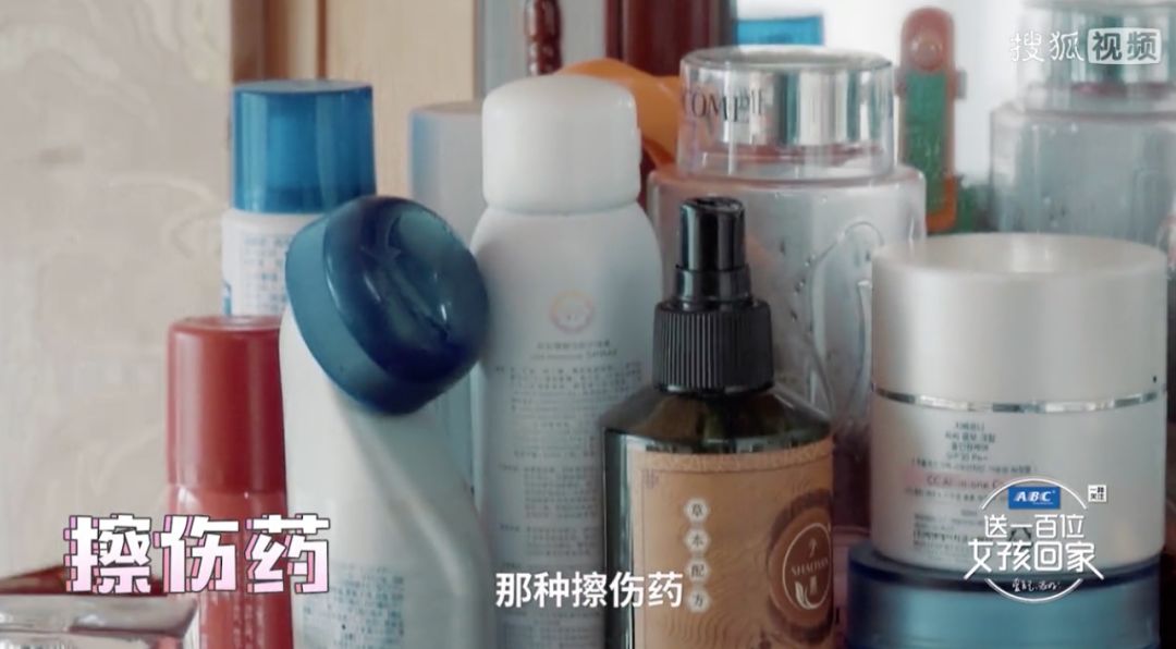 张伟丽卫冕金腰带 让全世界黑粉闭嘴