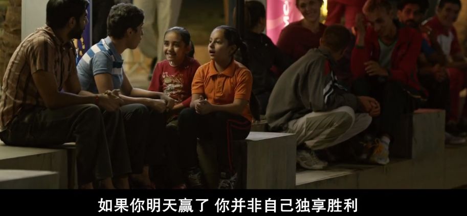 张伟丽卫冕金腰带 让全世界黑粉闭嘴