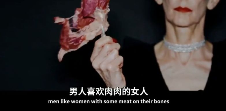 张伟丽卫冕金腰带 让全世界黑粉闭嘴