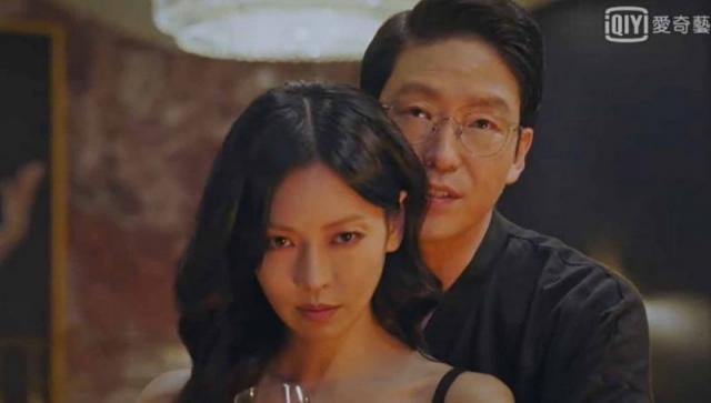 顶楼第二季网友爆笑脑洞 蝴蝶纹身女人现身