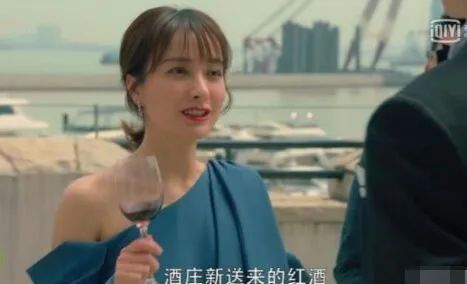 曾遭全网黑的吴昕越来越优秀 不再是快乐家族“小透明”