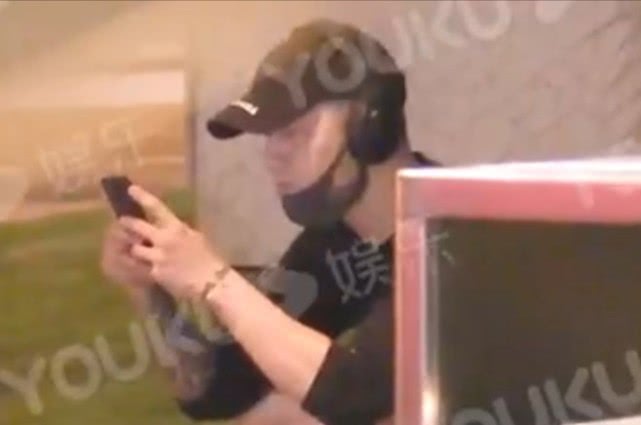 蒋劲夫家暴风波后桃花不减 被拍与美女健身后同回家