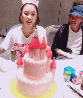 林允回应演技夸张争议 本色出演就能获得满堂彩