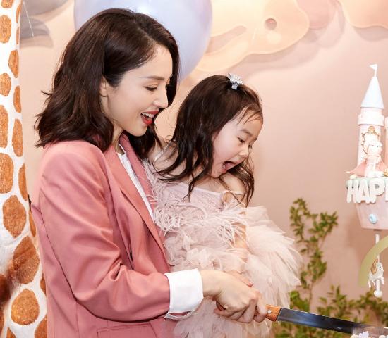 ���Ů����������ʦ���龫�ֳ��ɰ� ����Ϲ���˭