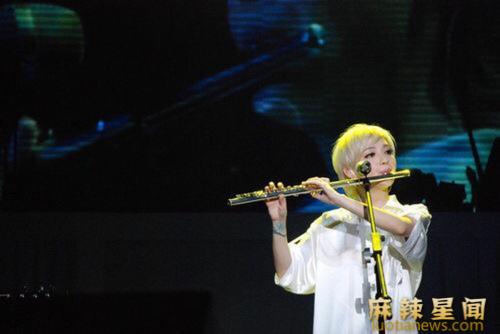 范晓萱为什么切掉子宫 范晓萱率性洒脱活出自我